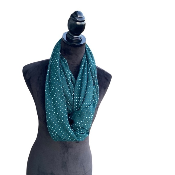 Loft Outlet Ladies Green And White Polka Dot Infinity Scarf cozy boho - Picture 9 of 13